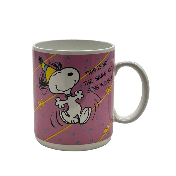 Snoopy Peanuts Happy Birthday Coffee Mug Charlie Brown Schultz Gift Vtg Pink Ret - Picture 4 of 10